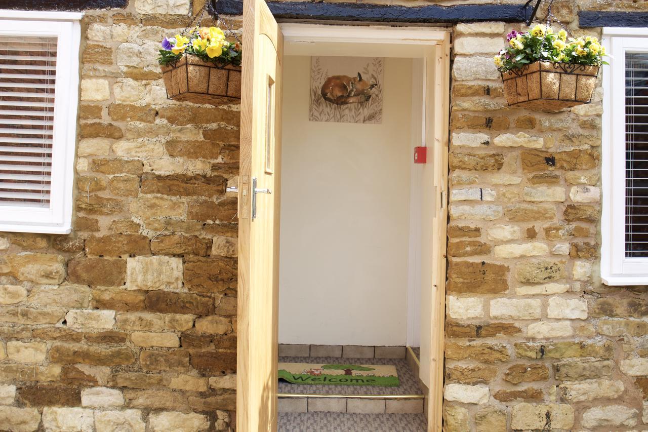 The Fox Inn, Wilbarston Exterior photo